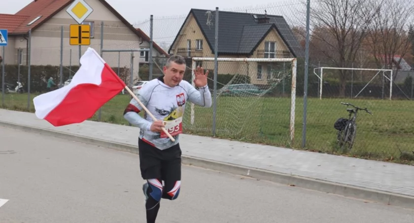 Nowe Kupiski pobiegną z biało-czerwoną flagą. Gmina Łomża zaprasza na patriotyczny bieg z okazji Święta Niepodległości